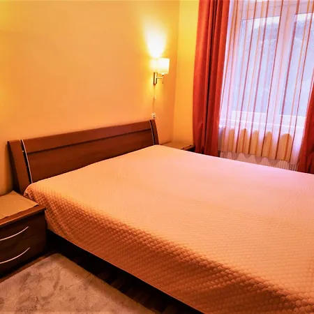 U Tri Jehnatek Apartment